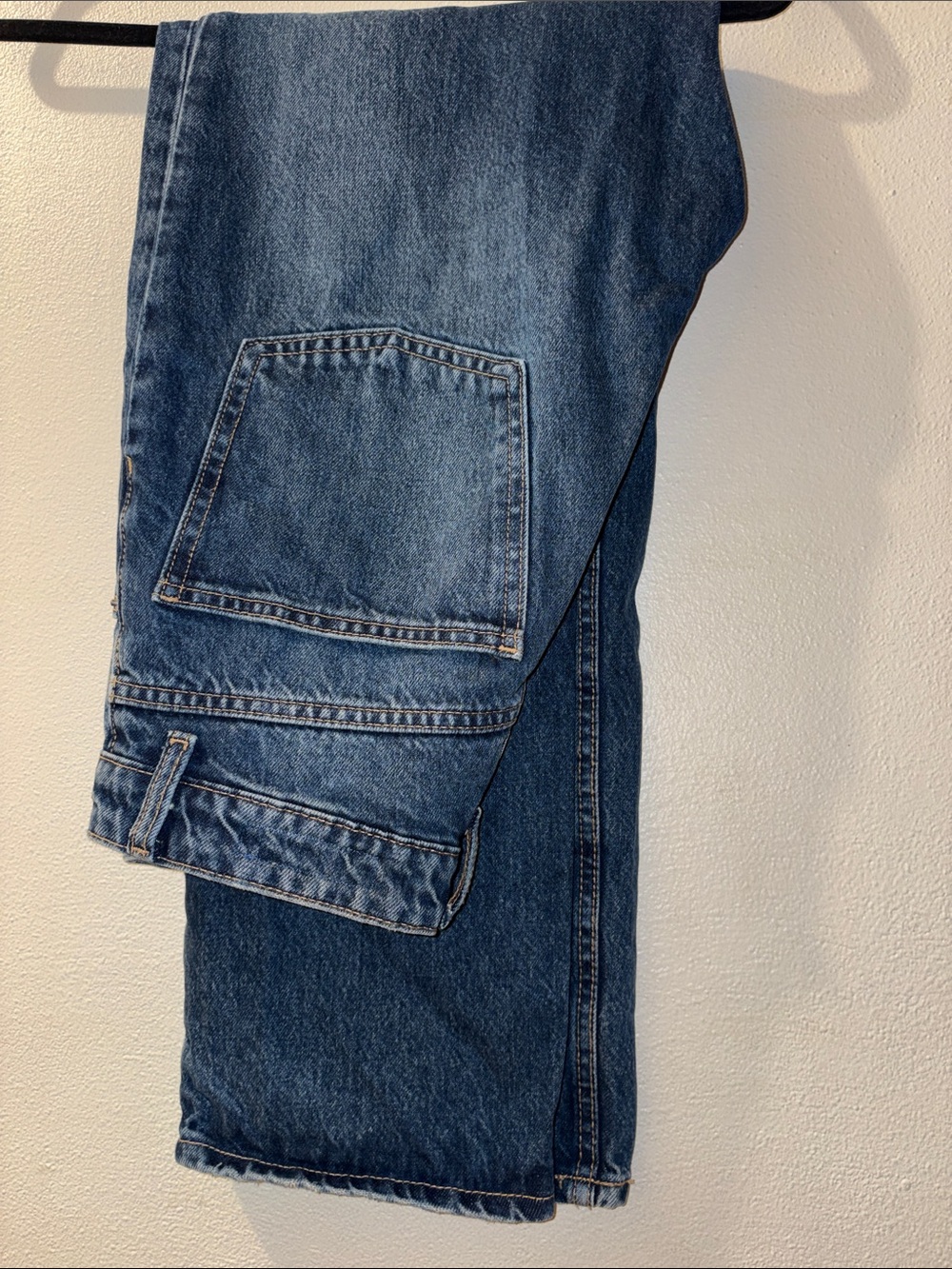 Zara women’s size 4 Classic Blue Denim Straight Legged Jeans